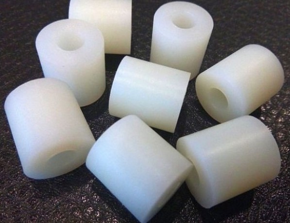 Капролоновая втулка кремовая ПА 6 Б 65х1000 мм ТУ 2224-001-78534599-2006 фото