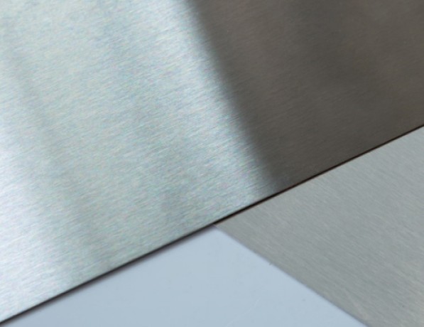 Лист нержавеющий шлифованный х/к 12Х13 0,9 мм ГОСТ 5582-75 фото