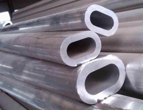 Труба алюминиевая овальная гладкая АД31 38,5х24 мм фото